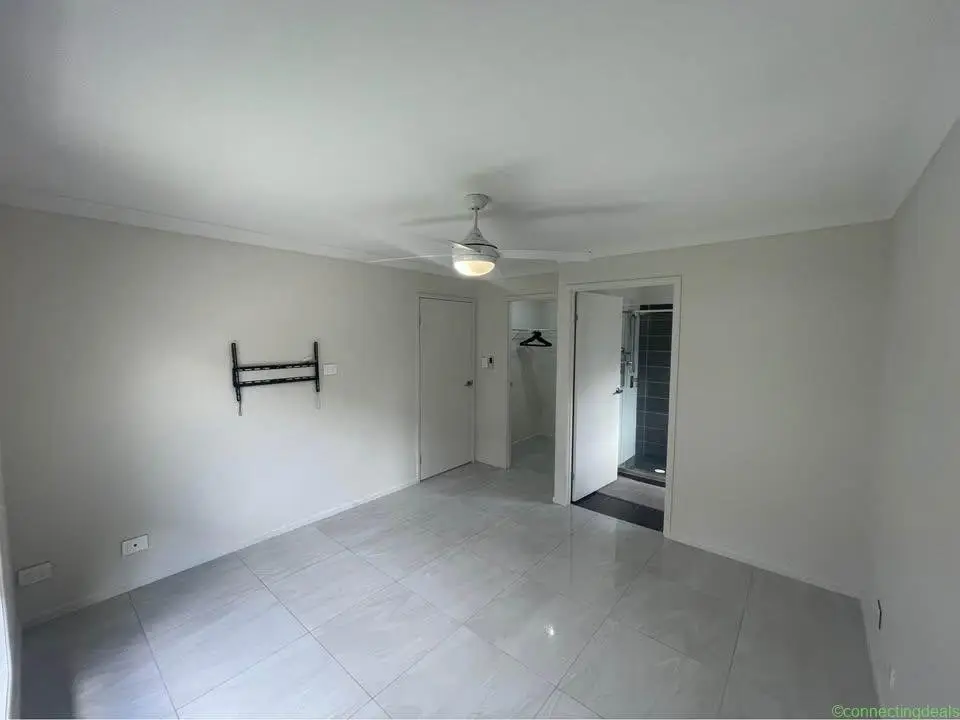 3 Bedroom Renovated House for Rent in Park Ridge - Image 1