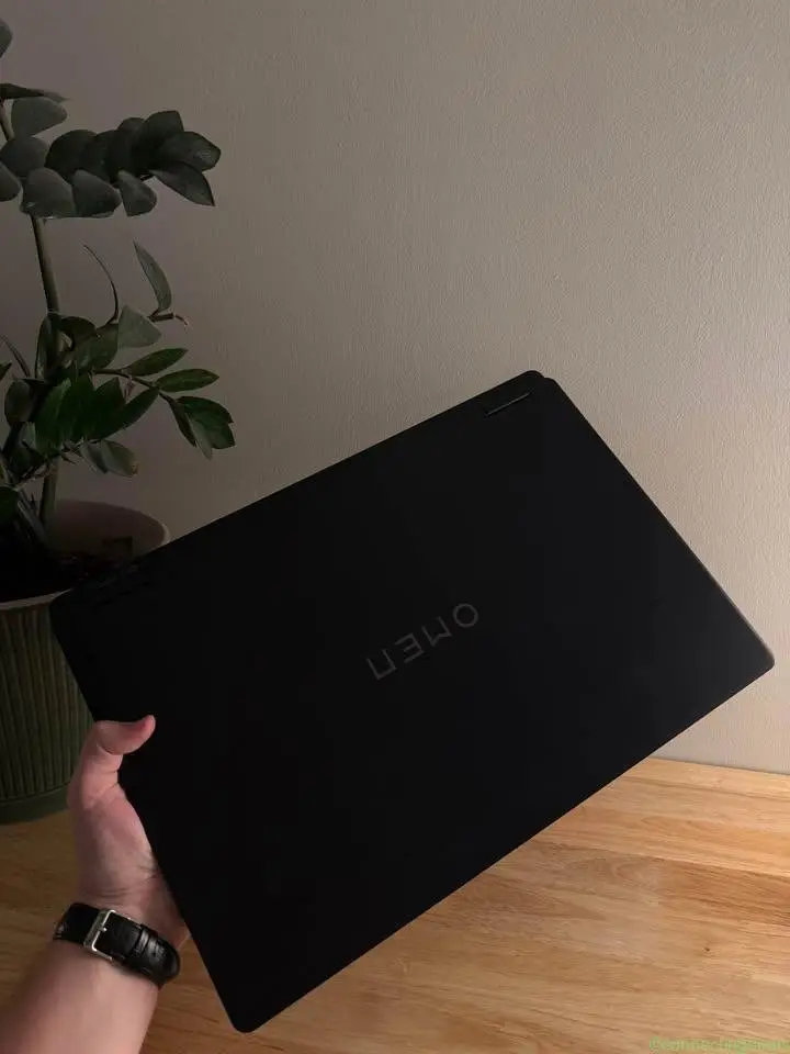 HP OMEN 17 — RTX 5070 / Ryzen AI 9 / QHD 240Hz