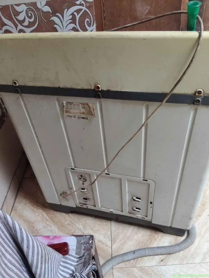 Washing machine - Image 1