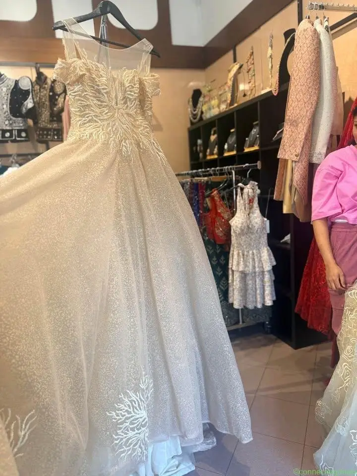 Luxury dress sell