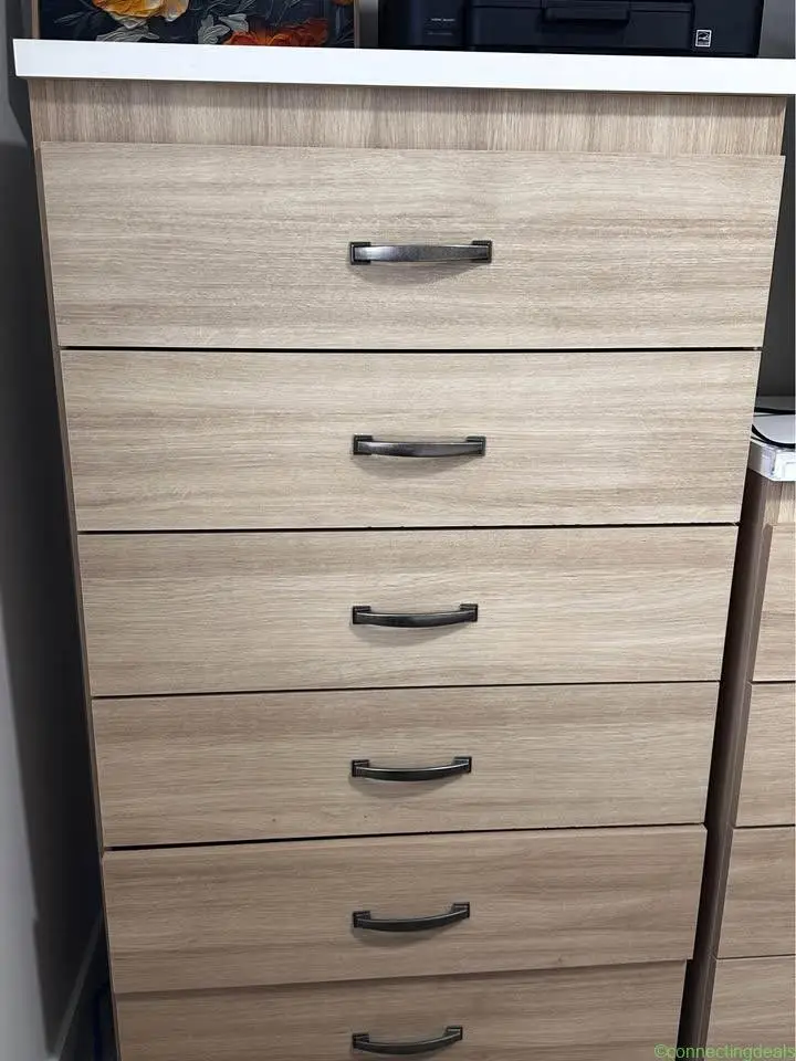 Bedroom furniture set