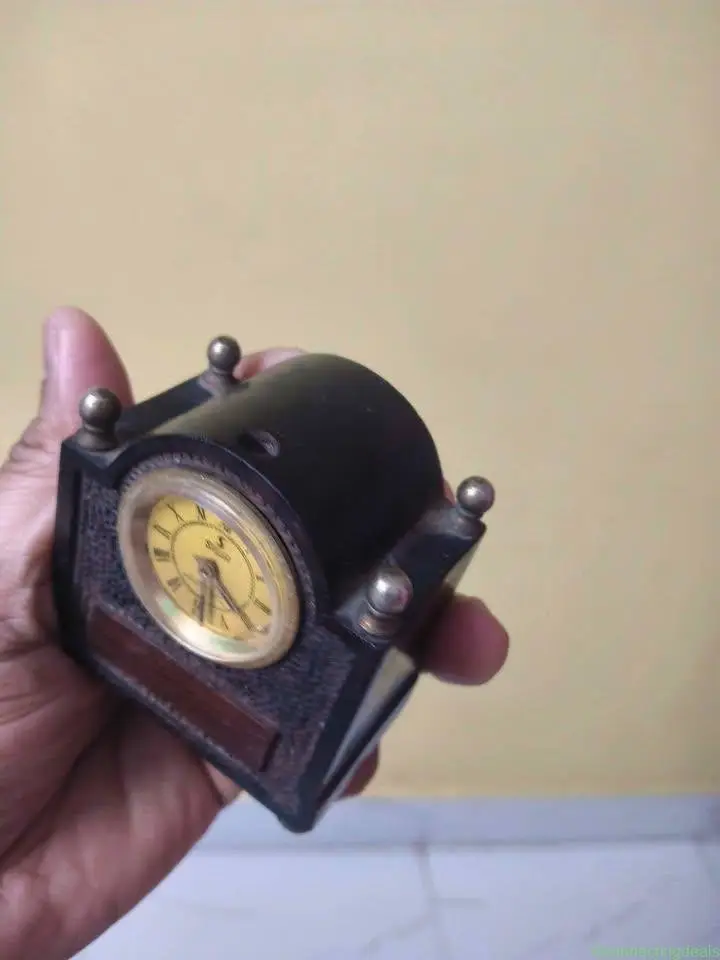 A beautiful vintage mini mechanical table clock, - Image 1
