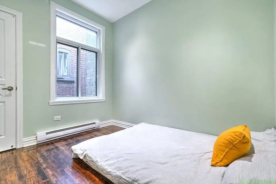 3 Beds 1 Bath Apartment