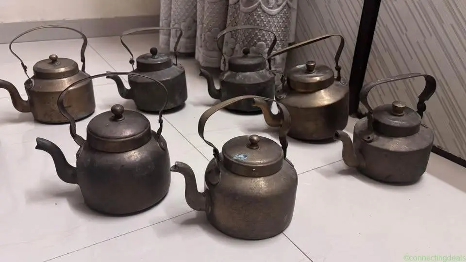 Old and antique brass kettles - Image 1