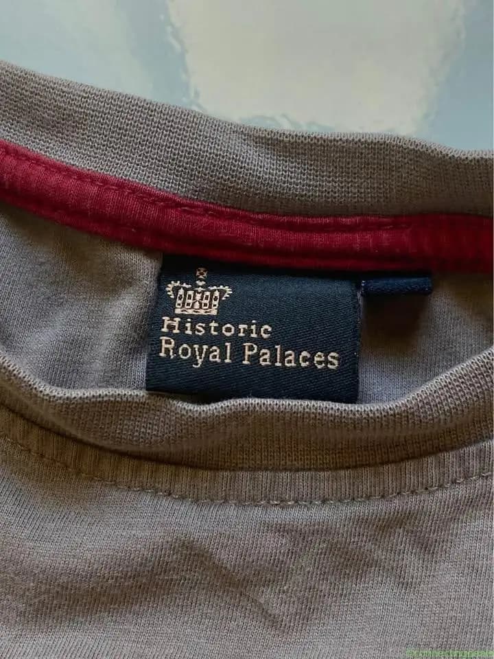 Brown t-shirt