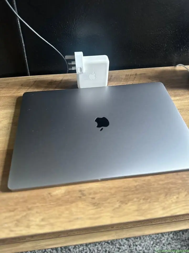 MacBook Pro 16" i9 16GB ram 1TB (2019)