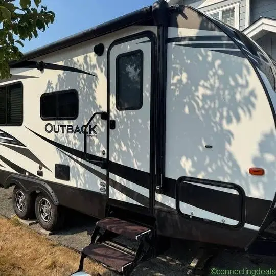 5 Beds 4 Baths House - Image 1