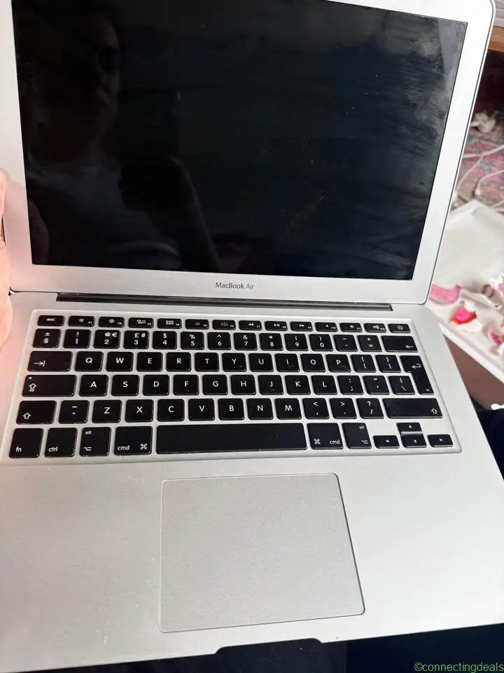 MacBook Air 13 inch (2015) 121GB