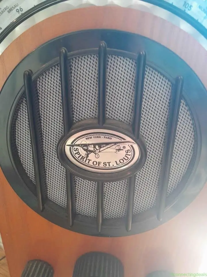 Spirit of Louis Brand vintage style radio