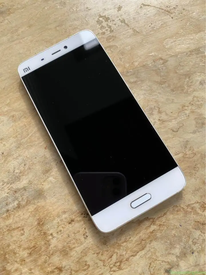 Mobile phone Mi 5 - Image 1