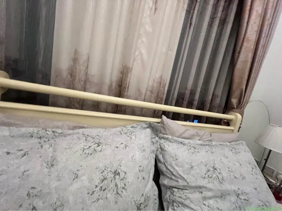 Queen bed set from Homes R Us