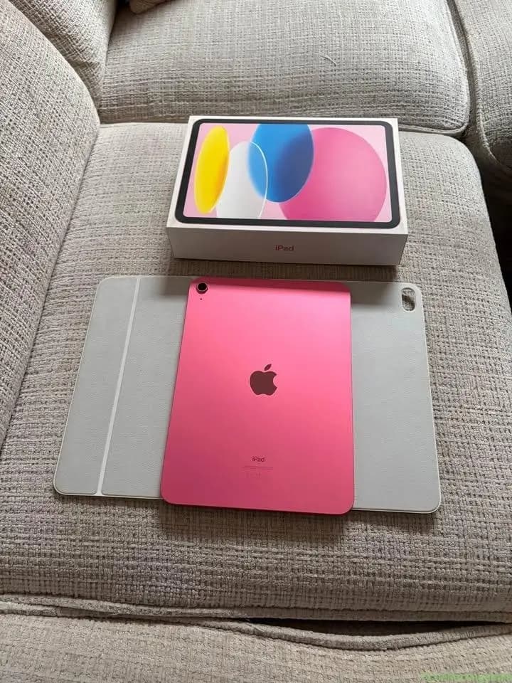 iPad - Image 1