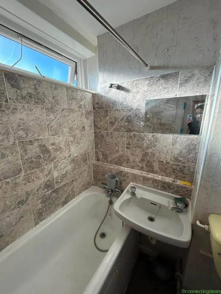 3 bedroom flat with stairs