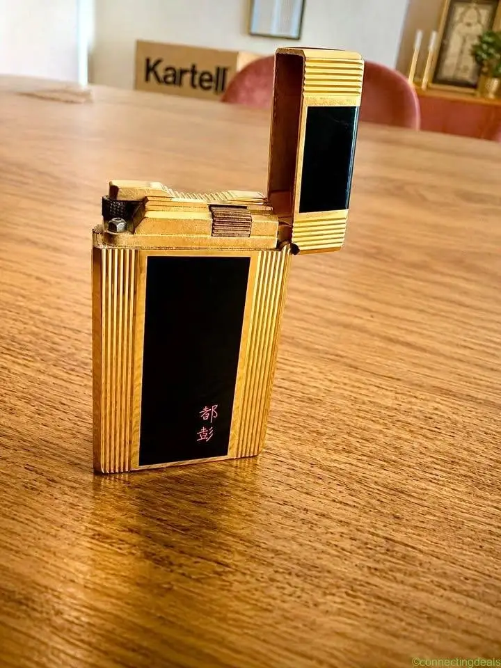 VINTAGE 1970s ST DUPONT LIGHTER