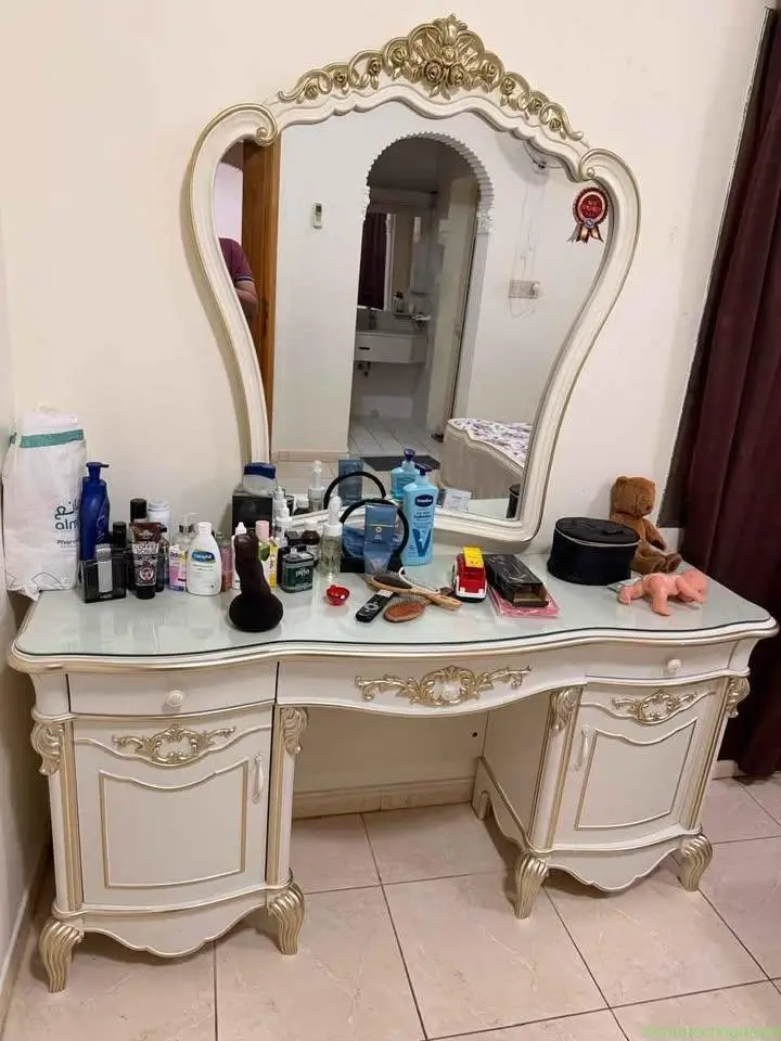 King bed side table drssing tabel