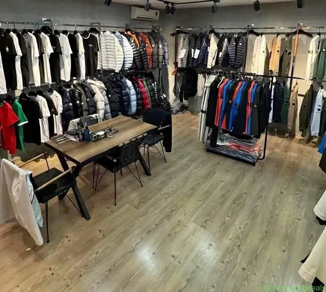 Designer clothes for CHEAP - Image 1