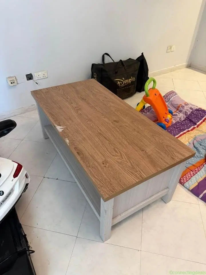 COFFEE TABLE - Image 1