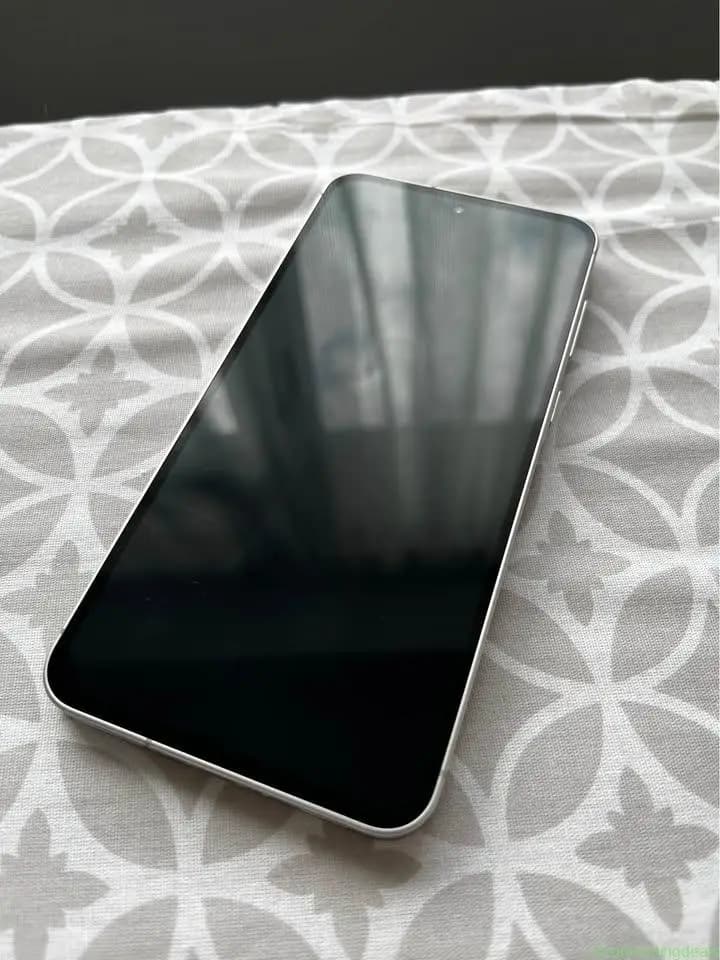 Samsung galaxy A56 256gb mobile phone