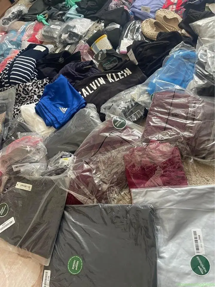 100+ Pieces of Clothing, Mostly New