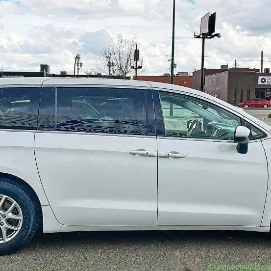 2023 Chrysler pacifica touring