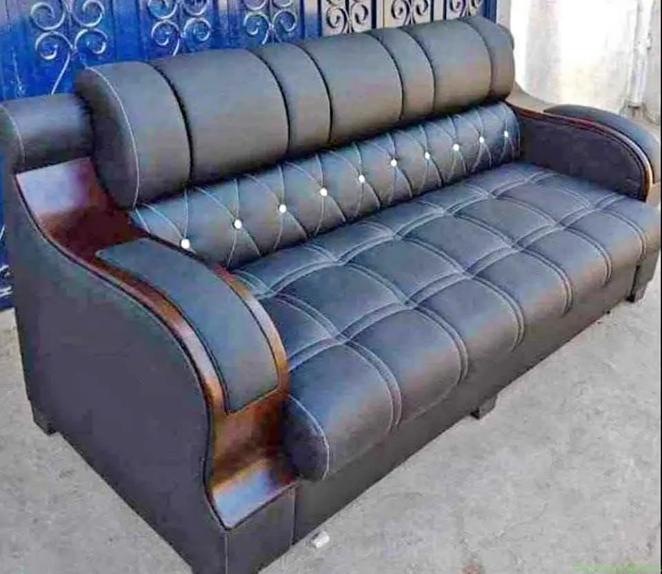 Good looking three setar sofa set