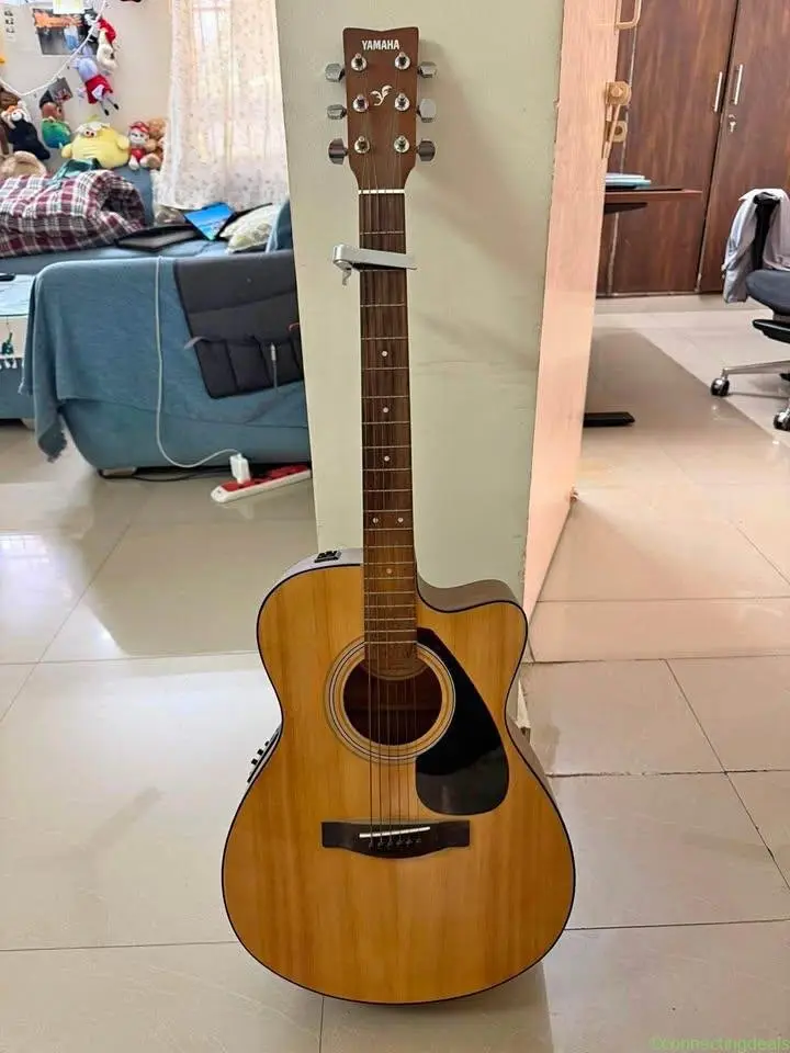 Yamaha Guitar FSX80C less used
