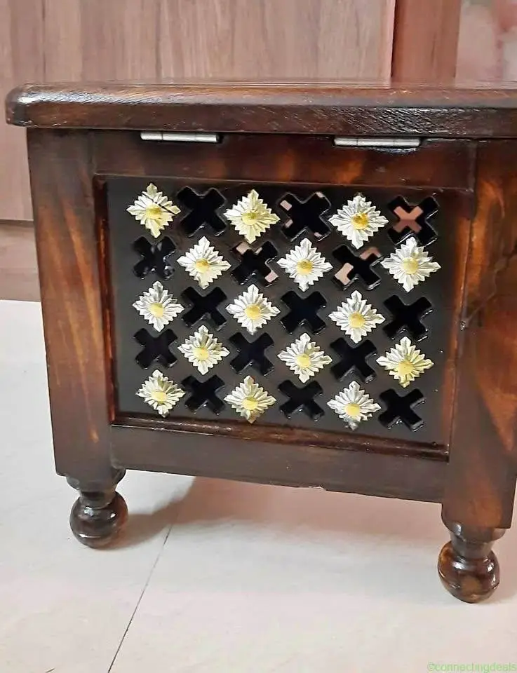 Antique-Style Wooden Side Table – Premium Look
