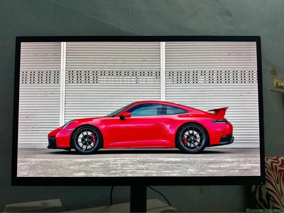 LG 32 EP 950-B Pro UltraFine OLED Monitor - Image 1