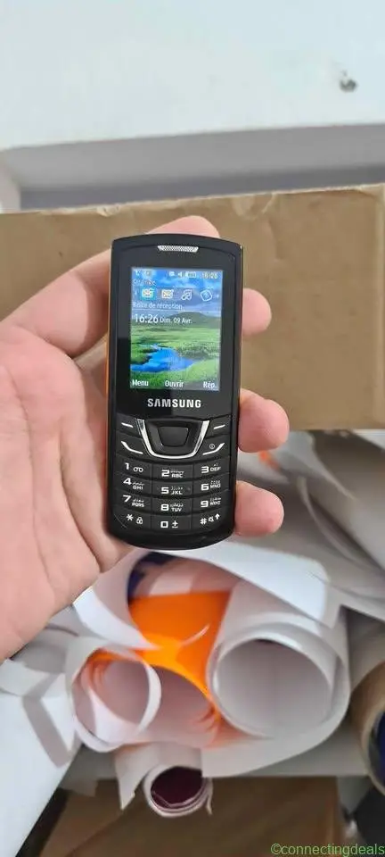 Samsung mobile phone - Image 1