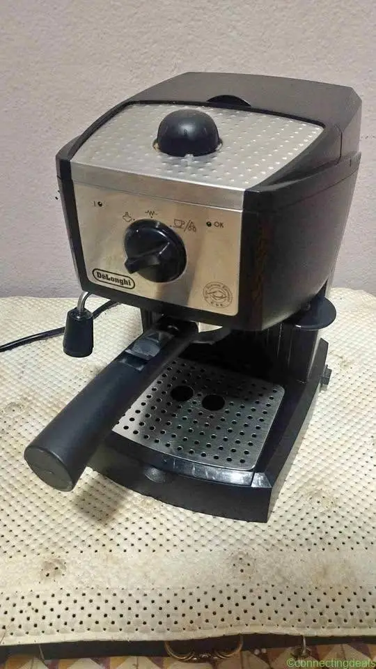 Cafetière " Delonghi" . Importé d'Europe