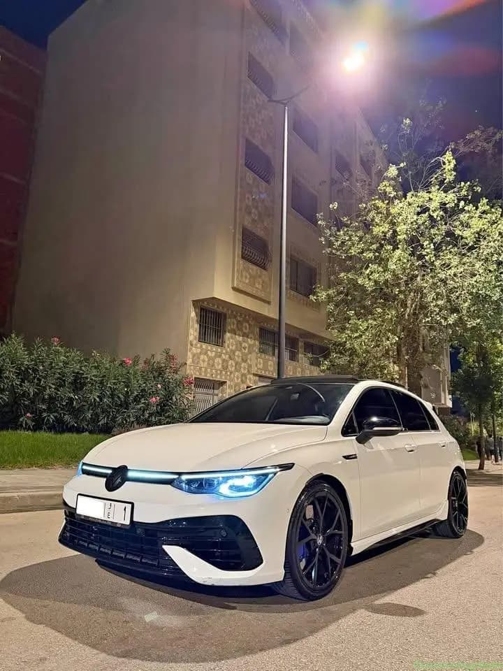 VOLKSWAGEN GOLF 8 R – 2021
