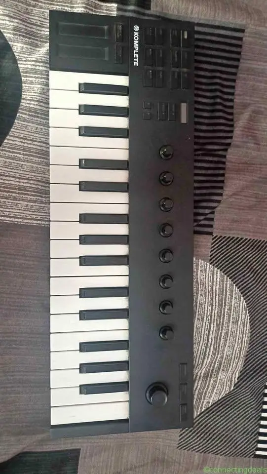 Native Instruments Komplete Kontrol M32 Working - Image 1