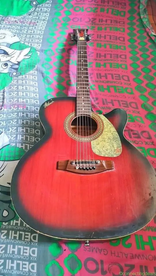 Acoustic guitar - Image 1