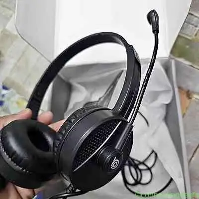 Usb headphones with year warranty - Image 1