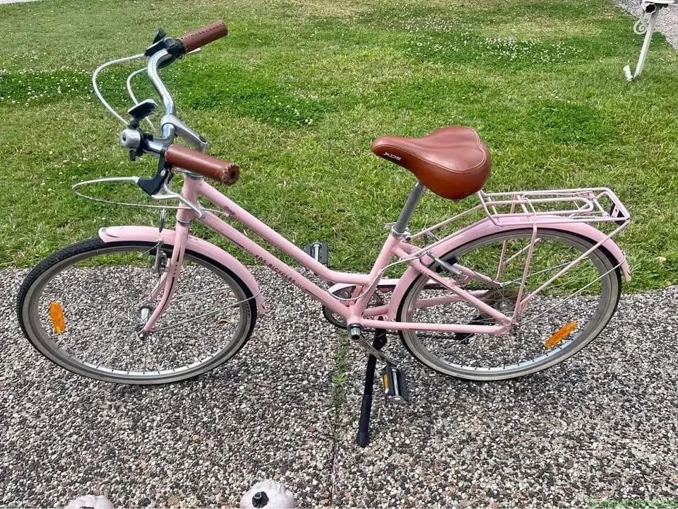 Pink bike - Image 1