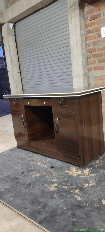 2×4 computer table