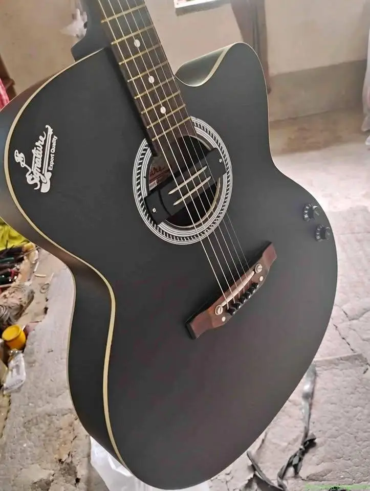 Brand new musical guitar for sale and 1 year
