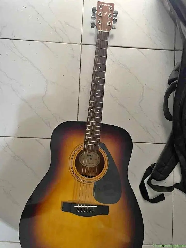 Yamaha f280 guitar