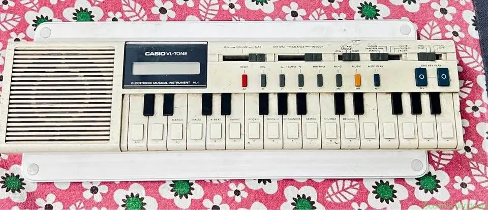 Casio VL-Tone VL-1 Keyboard - Image 1