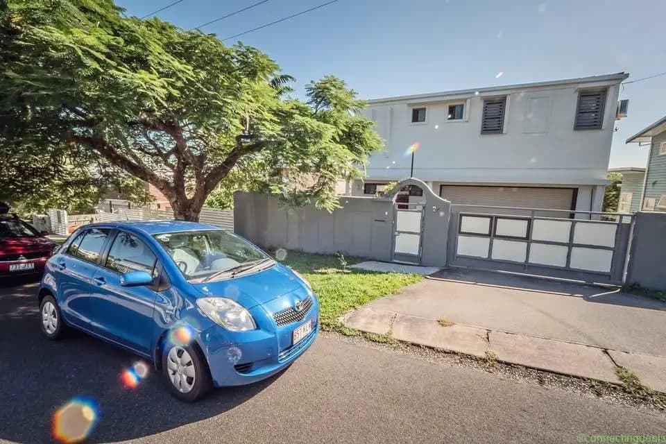 3 Beds 1 Bath Apartment/condo