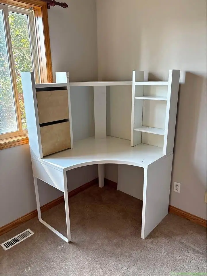 Desk - Image 1