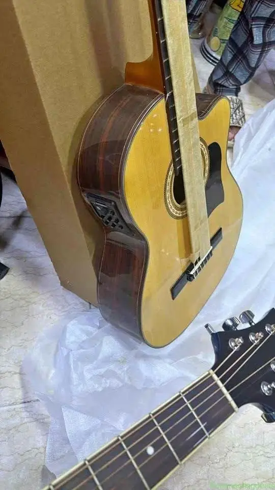 Guitar washburn electro classic ЁЯО╕ - Image 1