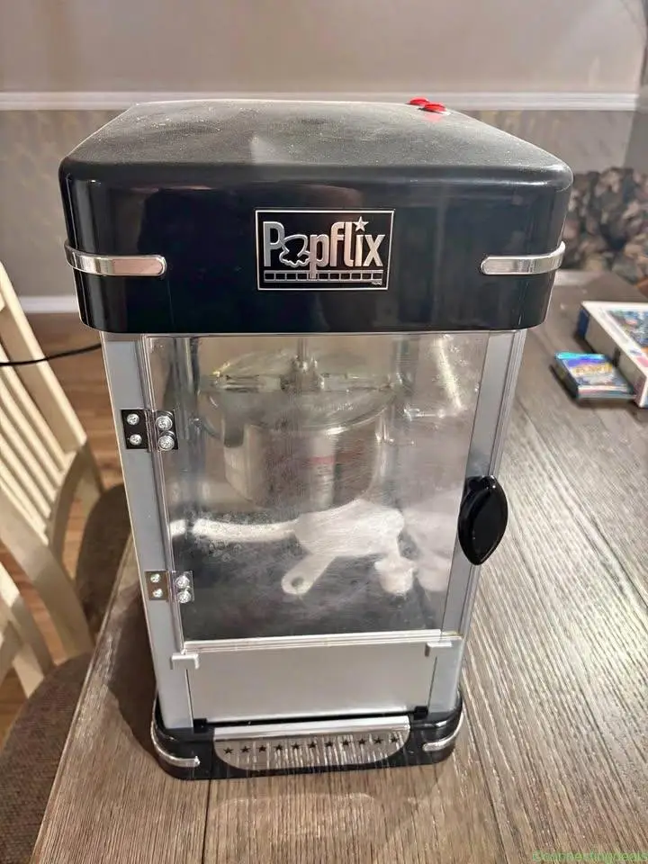 Popflix Popcorn Maker - Image 1