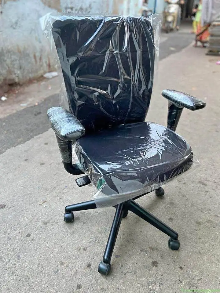 Office furniture - Image 1