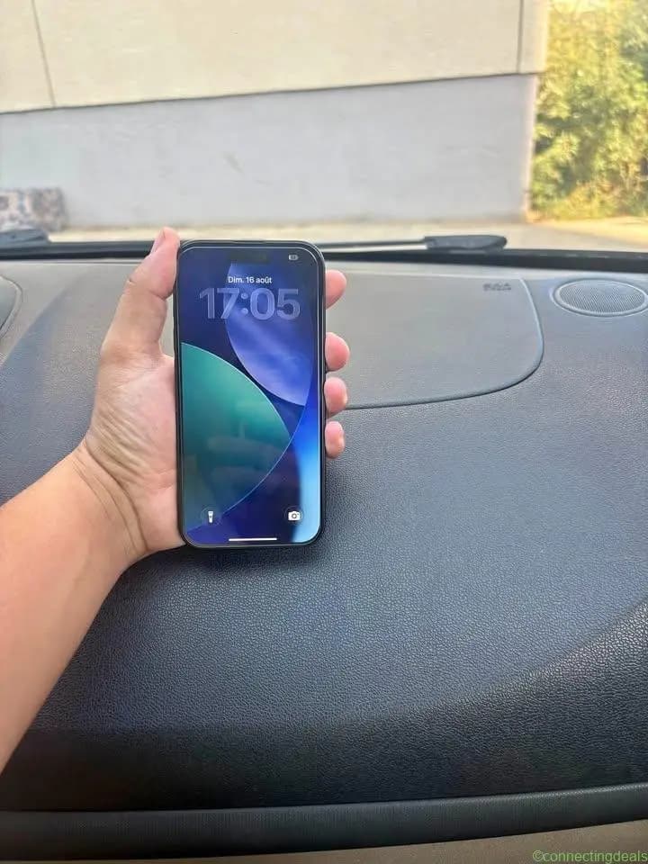 iPhone 15 - Image 1