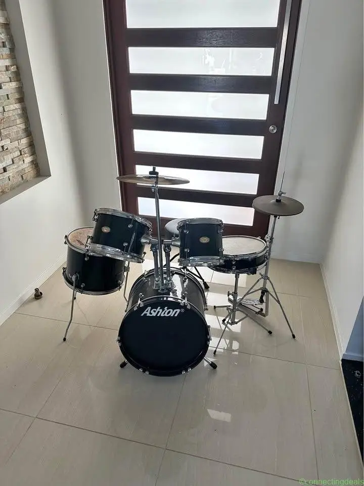 Kids Drum set - Image 1
