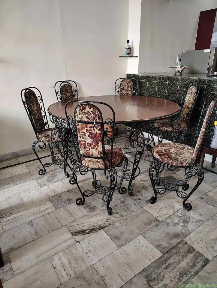 Dining table - ਡਿਨਿੰਗ ਟੇਬਲ