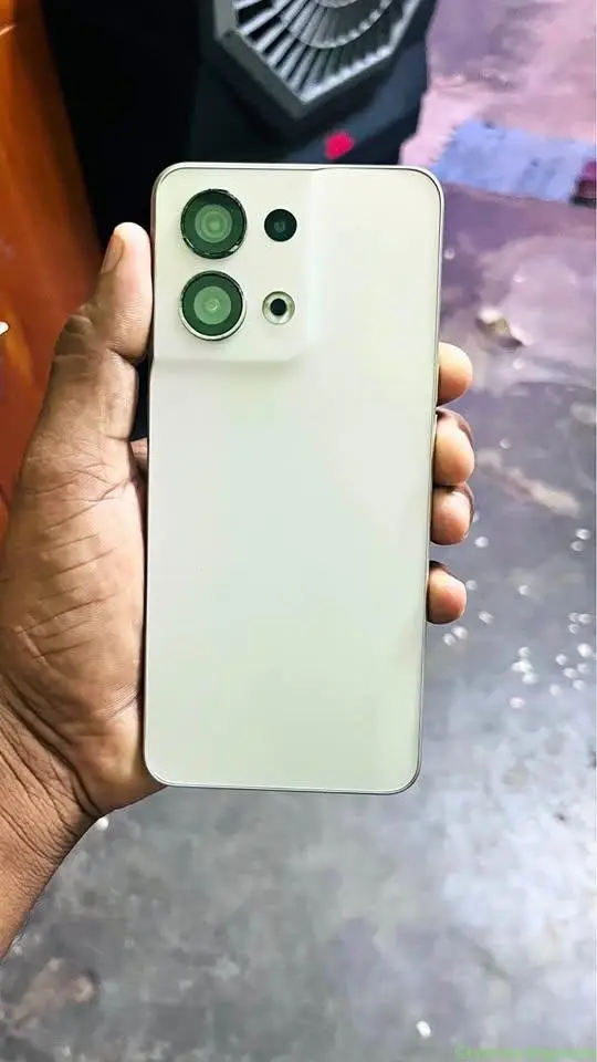 Phone ka folder or back penal change h or kuch