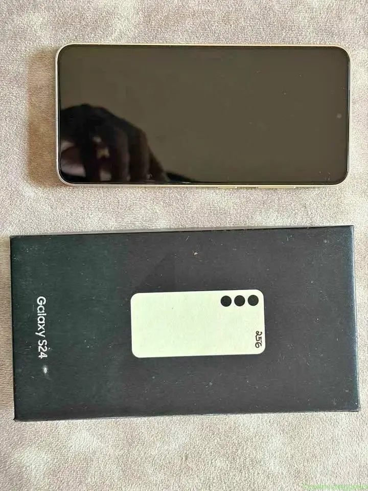 Samsung S24 Amber Yellow. 8gb-256
