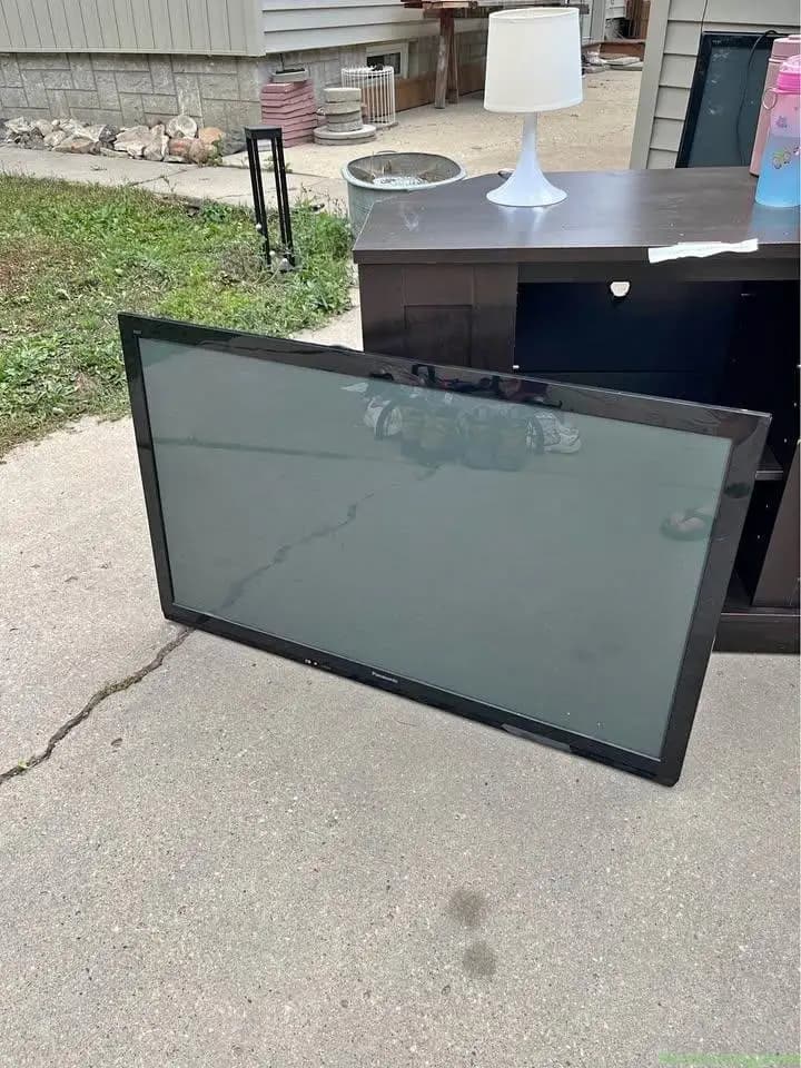 Panorama TV 42”
